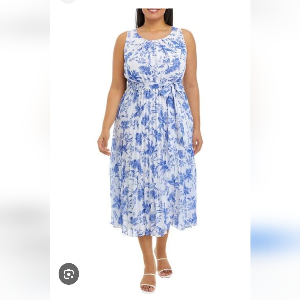Sandra Darren Blue and White Sleeveless Dress
